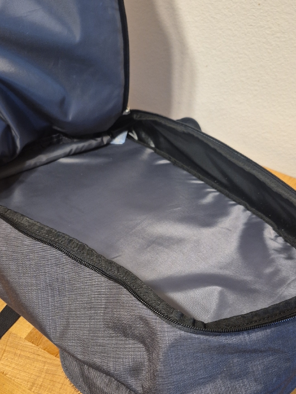 Thule Stravan Sweden Gray Backpack 16" Laptop - Picture 8 of 15
